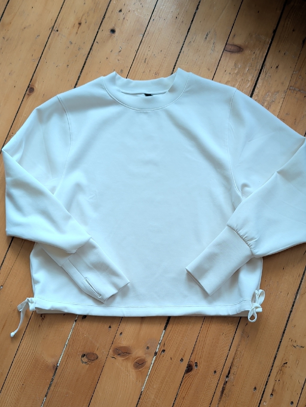 Mondetta White Crewneck Sweater, M